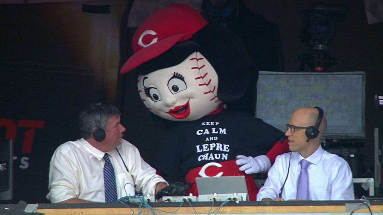 PIT@CIN: Rosie the Red visits Pirates announcers