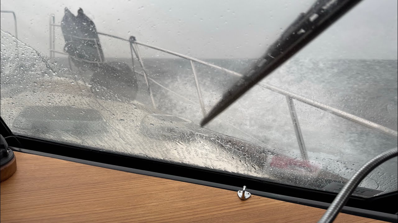 Bayliner 3288 Motoryacht in force 5-6