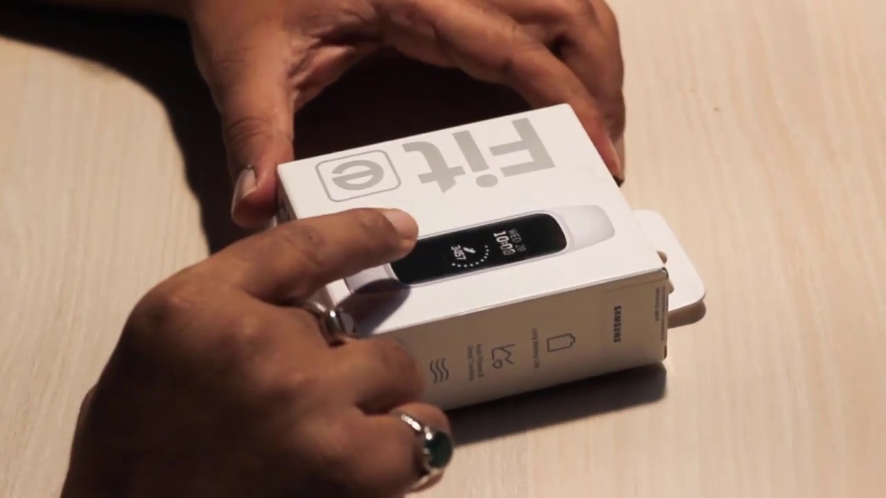 samsung Fit e band unboxing and setting