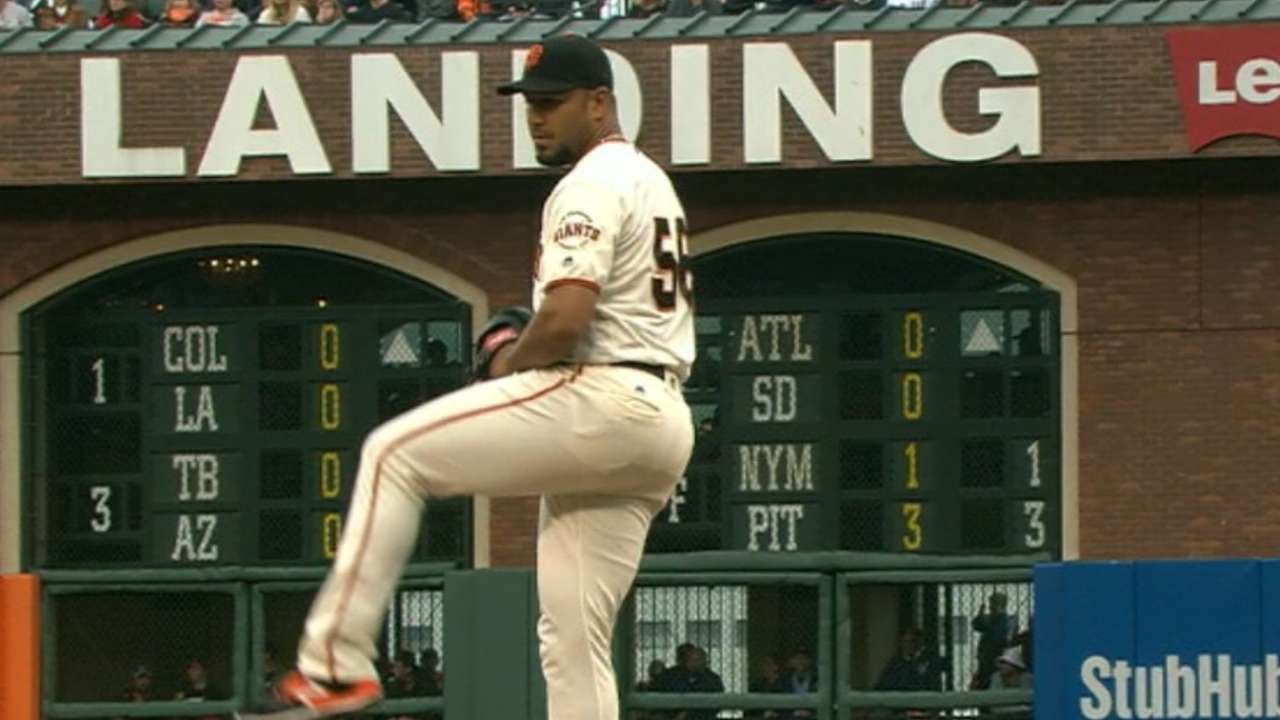 BOS@SF: Suarez goes 6 1/3, allows five hits