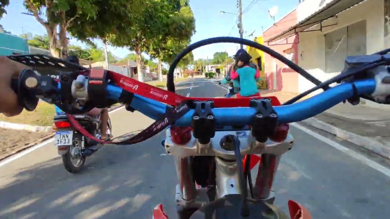 Passeando de CRF 250 no rio do barro vermelho em Junqueiro encontrei uma pista nova 