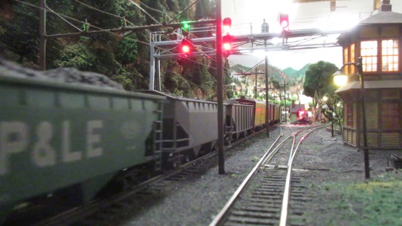 Great Northern Railway: UP 4 12 2 22 car freight departing Seattle