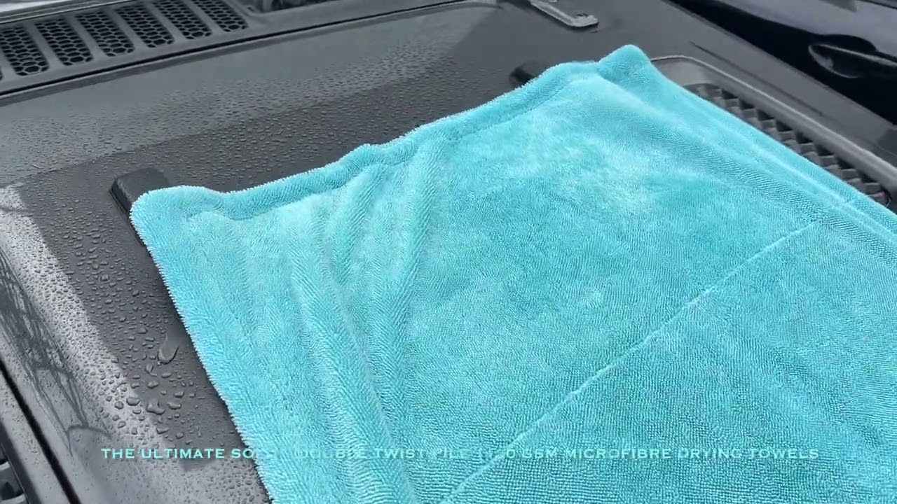 The Ultimate Solo &ndash; Double Twist Pile 1100 GSM Microfibre Drying Towels
