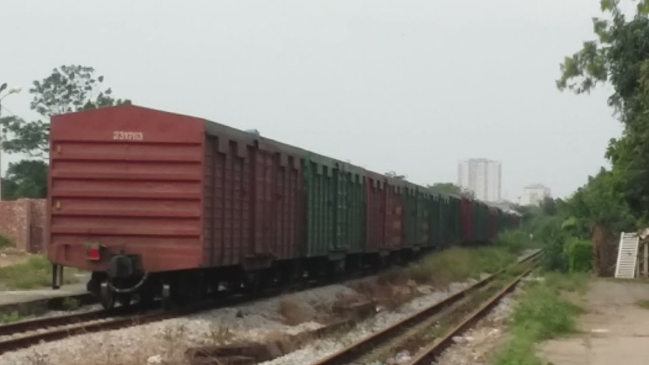 [D19E-9xx] Tàu hàng 4809 rời Ga Phú Diễn | Freight train VNR