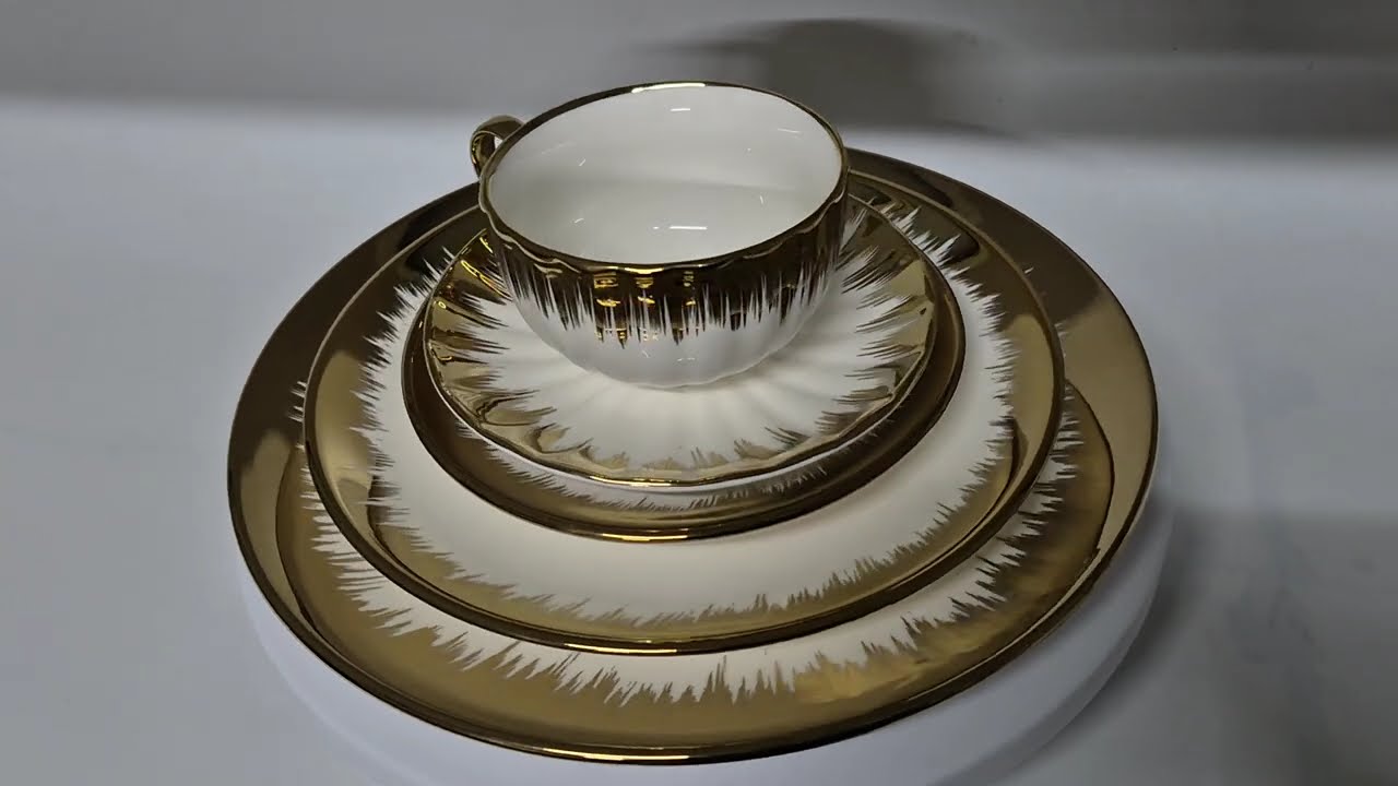 Talerz płaski ceramiczny ROYAL biały złoty glamour ozdobna patera