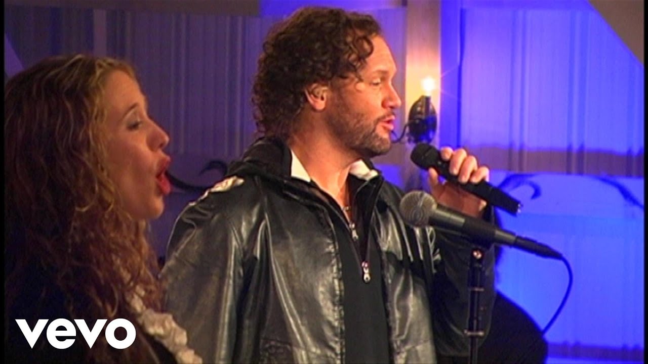 David Phelps - Jesus, What a Wonderful Child [Live]
