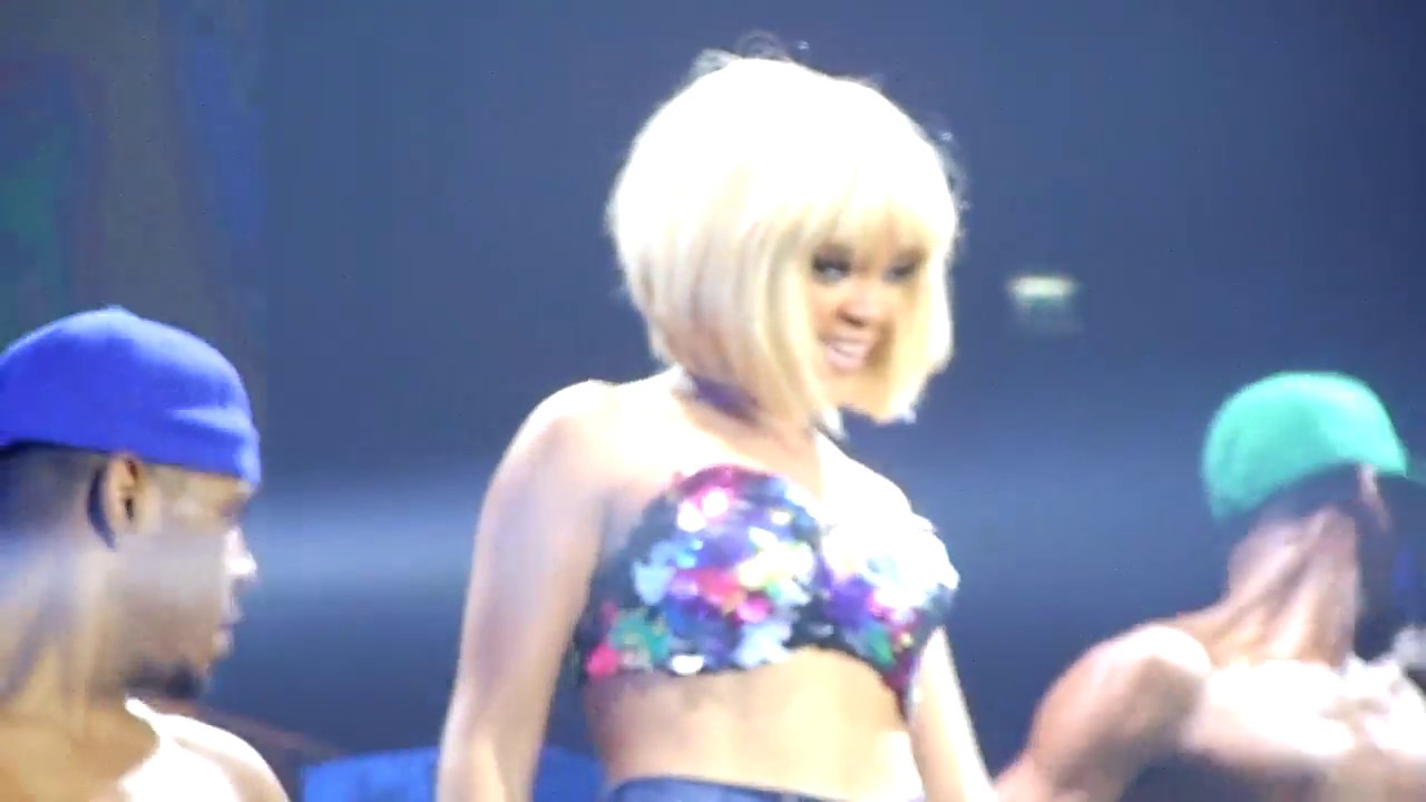 HD Rihanna Whats My Name / Rude Boy  Loud 2011 - 02 Arena