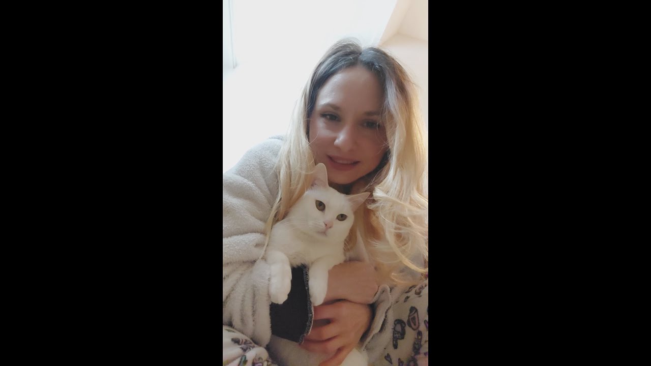Я ЖИВА! Но... возвращаюсь не так, как вы ждали... Про меня, k-pop и мой блогерский путь | AriTube