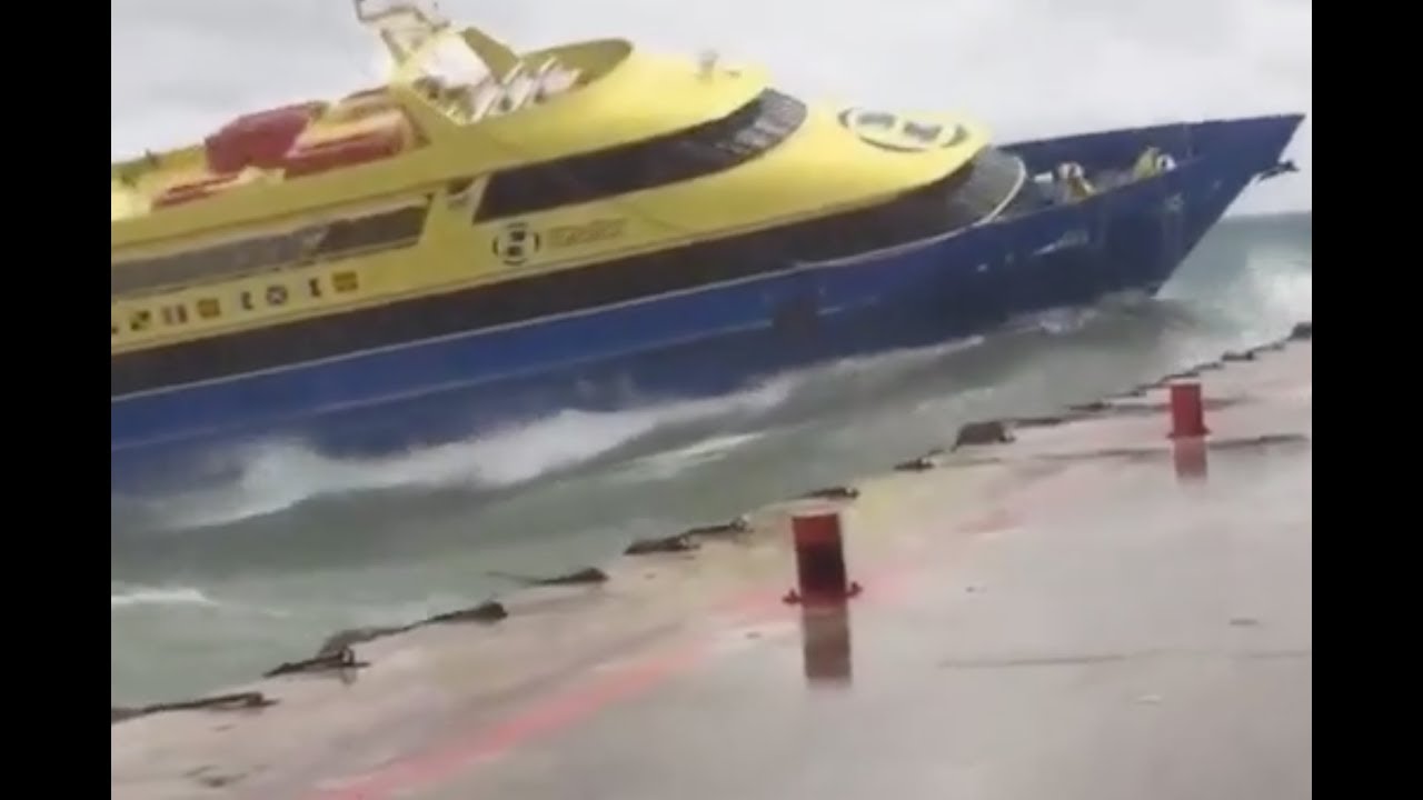 Playa del Carmen - Cozumel ferry battles strong winds and waves