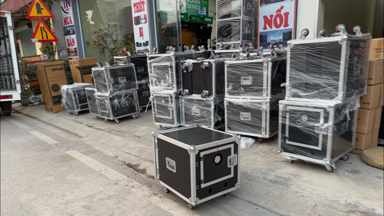 Tủ âm thanh các loại giá tốt nhất thị trường và chất lượng cao.LH:0973.782.593