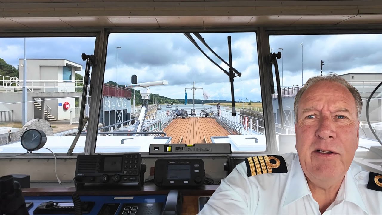 MET HET CRUISE SCHIP OVER DE IJSSEL! VEEL WIND EN LAAG WATER!