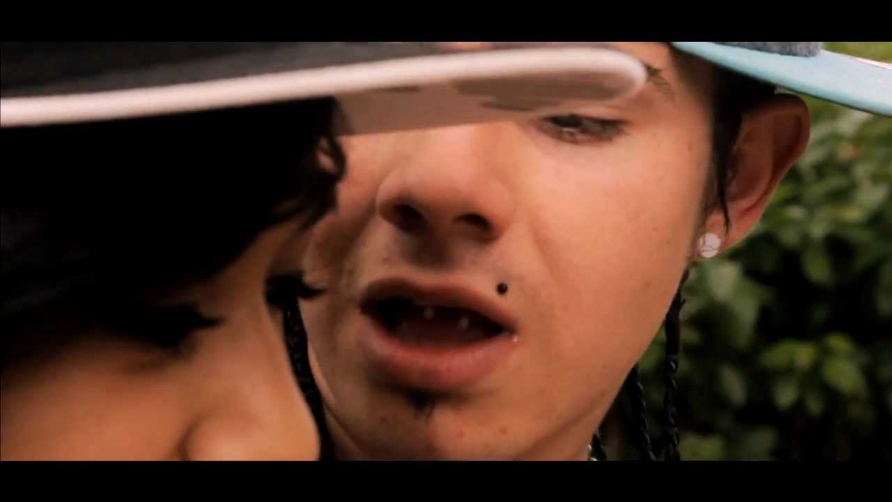 MANIAKO - VIDEO OFICIAL &uml;TE ESPERARE&uml; &bull;2013&bull;