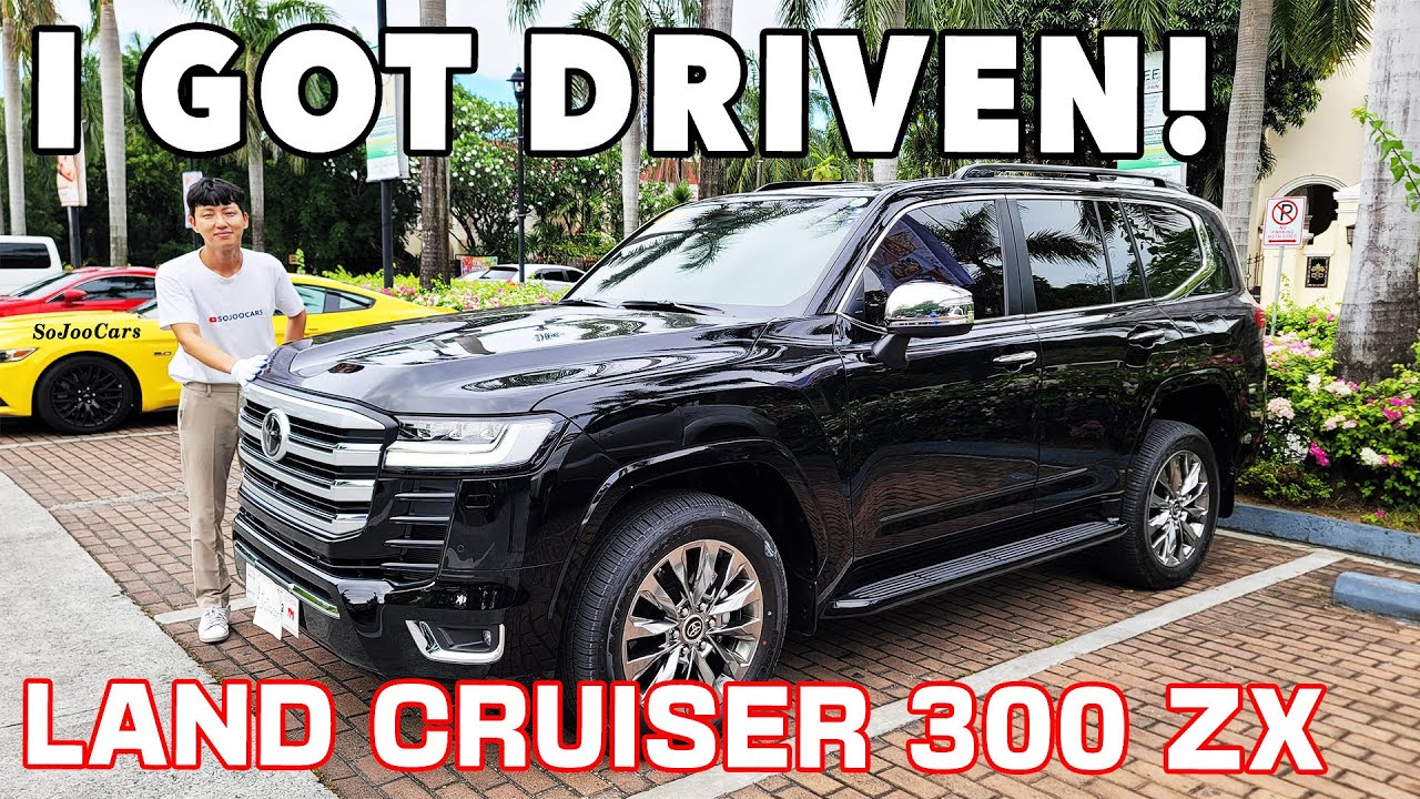 Пассажир и водитель в Toyota Land Cruiser 300 ZX Local (LC300) 2022 года — [SoJooCars]