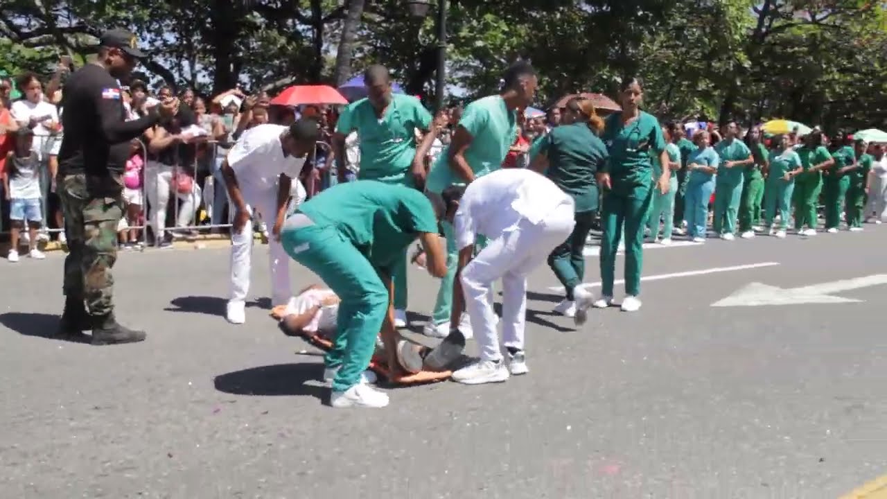 POLITECNICO GREGORIO URBANO GILBERT PUERTO PLATA DESFILE 179 ANIVERSARIO INDEPENDENCIA DOMINICANA