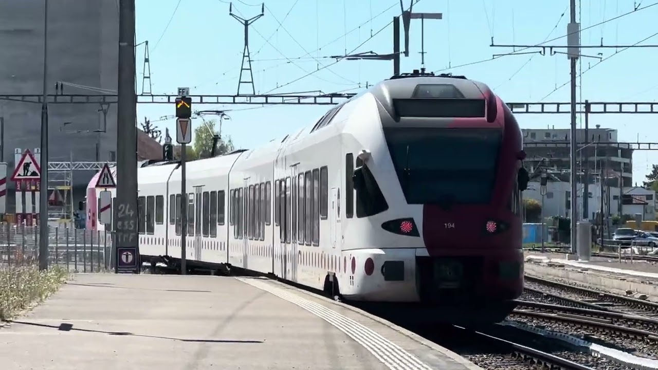 Une rame Flirt des TPF quittant Morat pour Fribourg