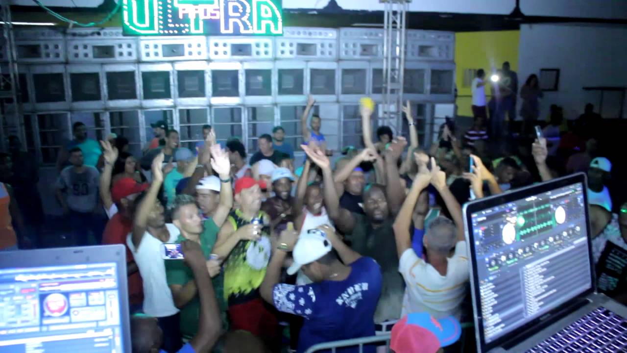 DJ Cabide na Pipo's Ultra baile da Antiga Clube Tamoio de São Gonçalo Rj