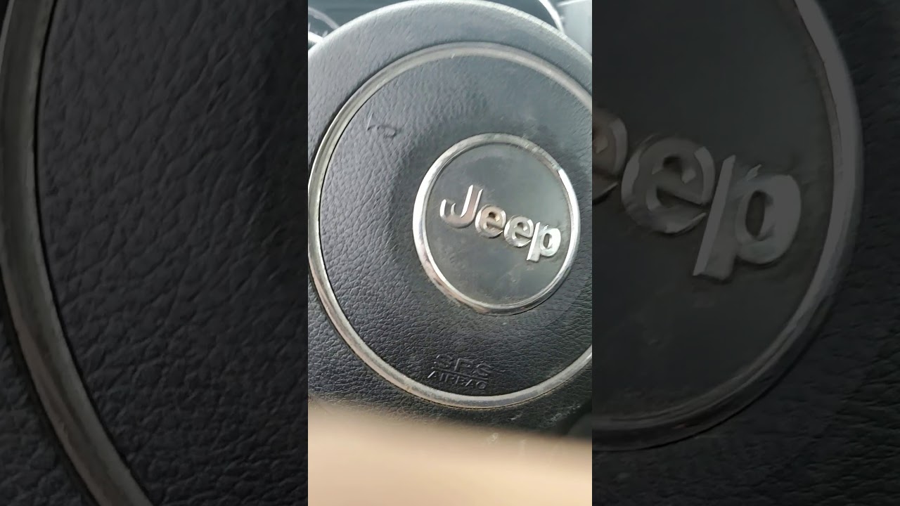 Расположение/снятие модуля трансмиссии TCM Jeep Wrangler JK 2013 года