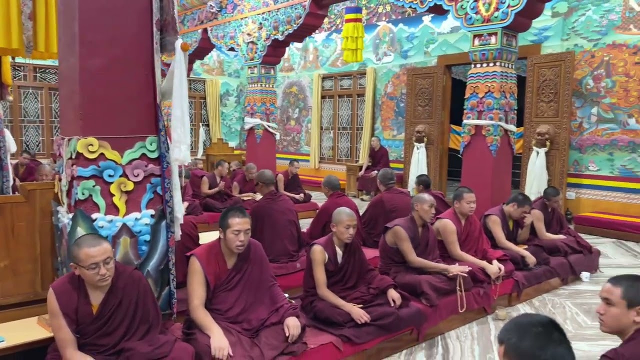 རྗེ་ཕ་བོང་ཁ་བདེ་ཆེན་སྙིང་པོ་དཔལ་བཟང་པོ་དགོངས་རྫོགས་སྐབས། 尊贵的帕绷喀德钦宁波圆满成就之际