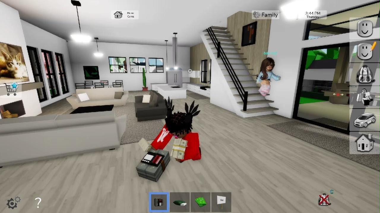 I got banned from every house  in Brookhaven