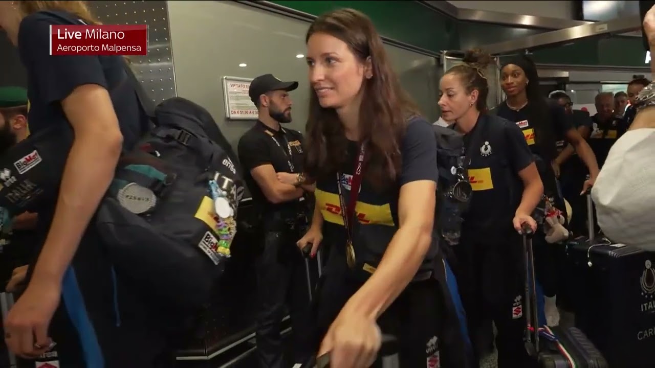 L'Italvolley campione del mondo arrivata a Malpensa Sky