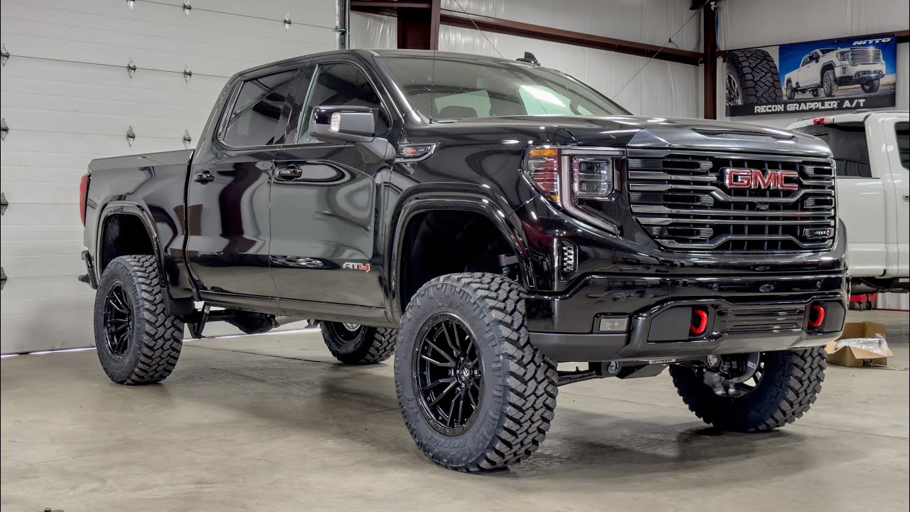 2023 GMC AT4 with 4&rdquo; Zone lift on 20x10s/35&rdquo; trails