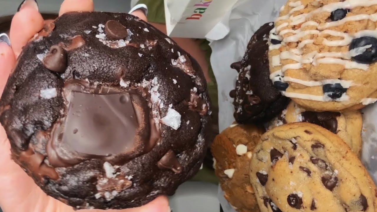 TRYING &ldquo;BAKED&rdquo; GOURMET COOKIES IN LA 🍪🤭