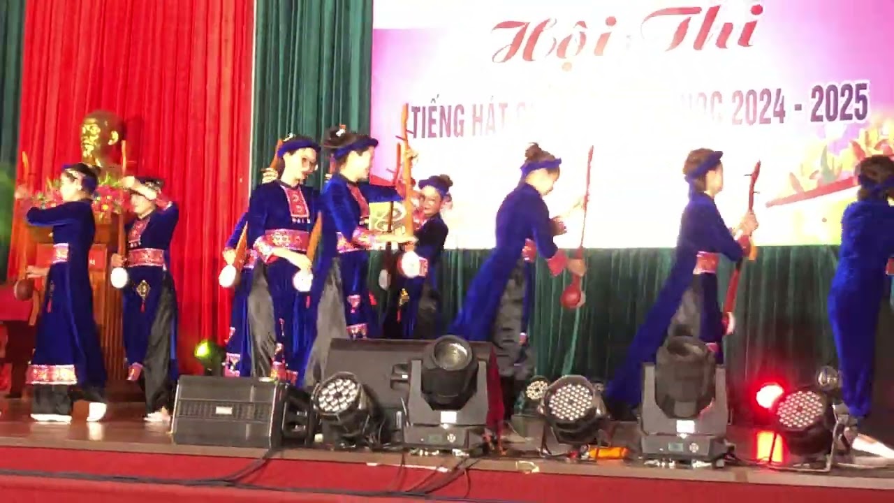 múa suối đàn dân tộc tày -trường Mn lãng công