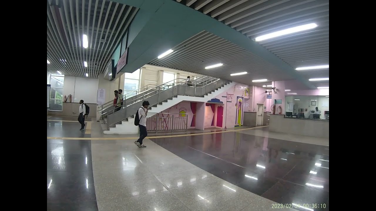 Exploring Pari Chowk Metro Station, Noida | Inside the Modern Metro Train