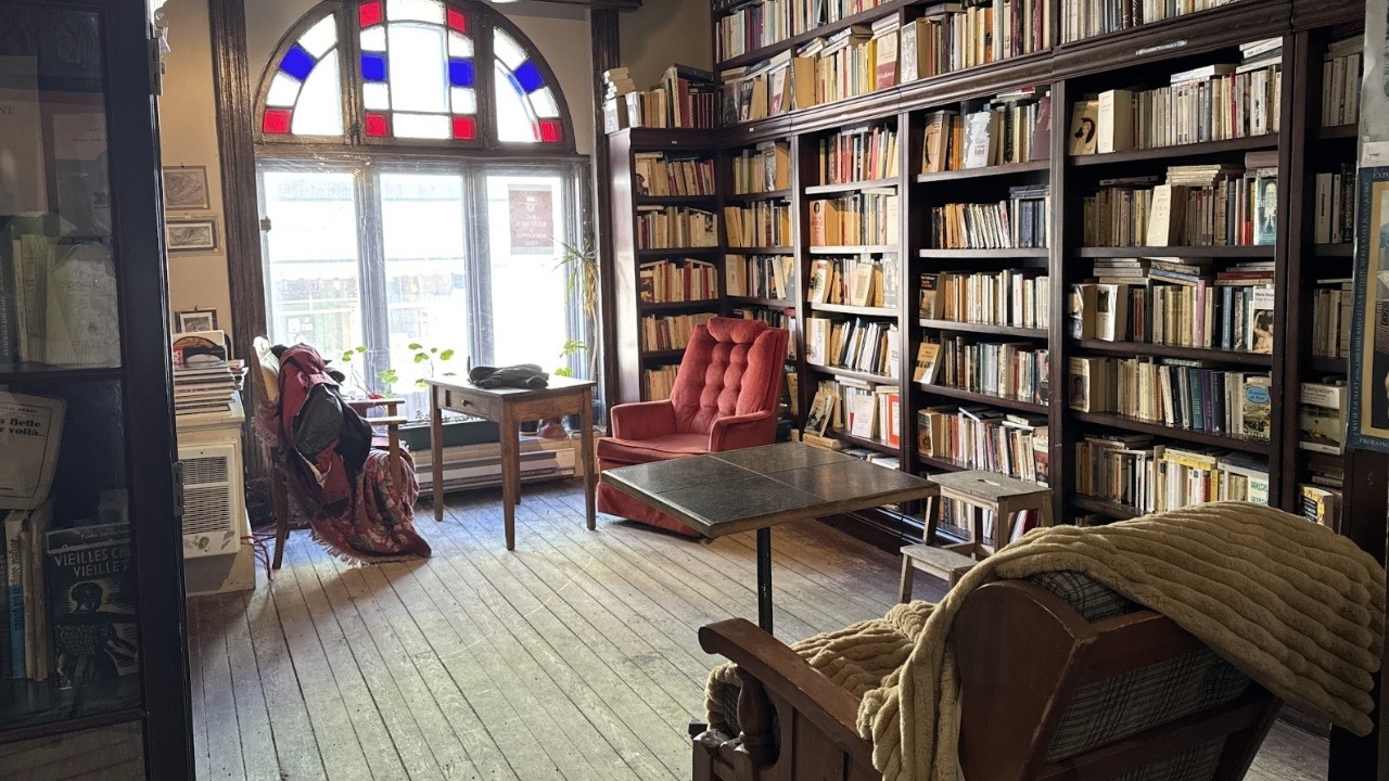 Le Café franco choisit de braver le froid à la librairie Saint-Jean-Baptiste