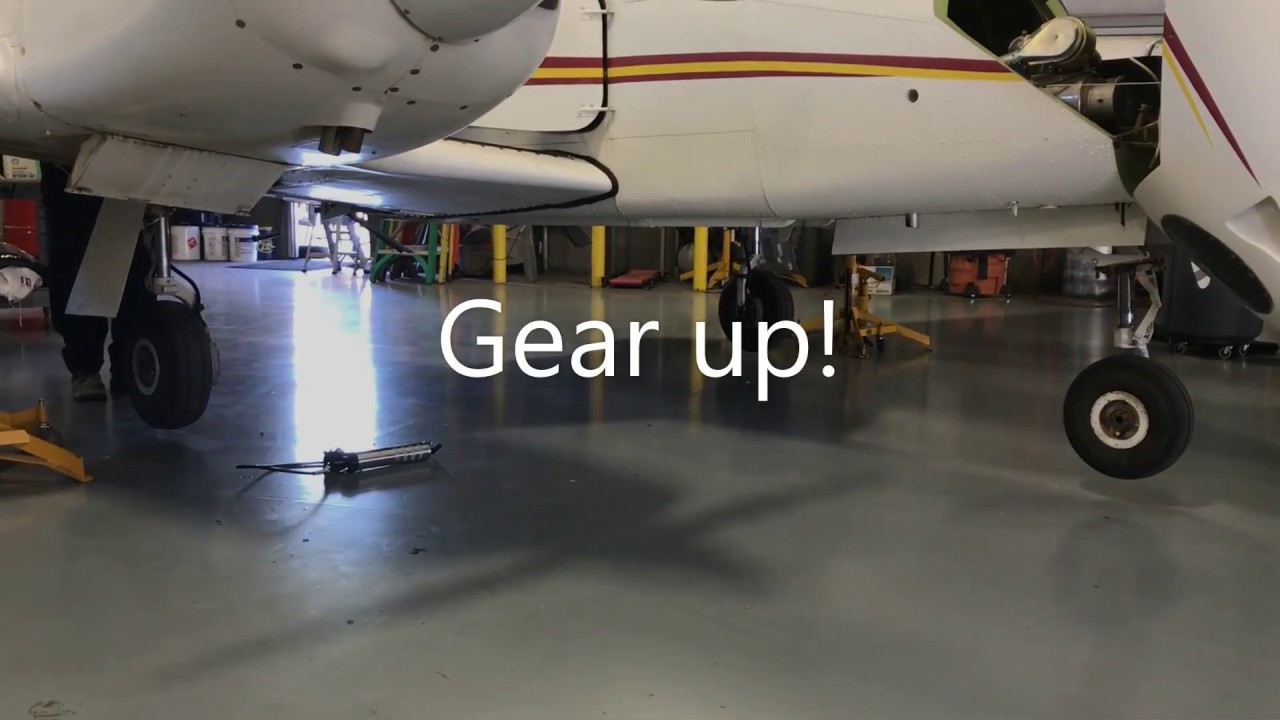 PA-44-180 Gear Operation