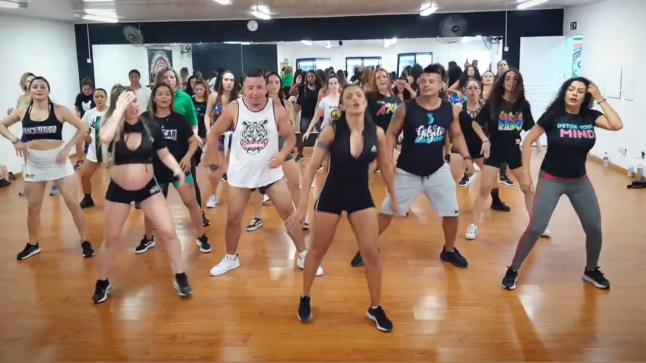 Gata Brasileira - Axé Bahia / axé das antigas - coreografia