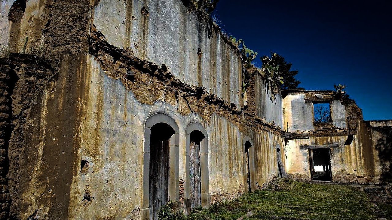 Aquí vivio un famoso escritor. RUINAS hacienda de LA MEDIA LUNA