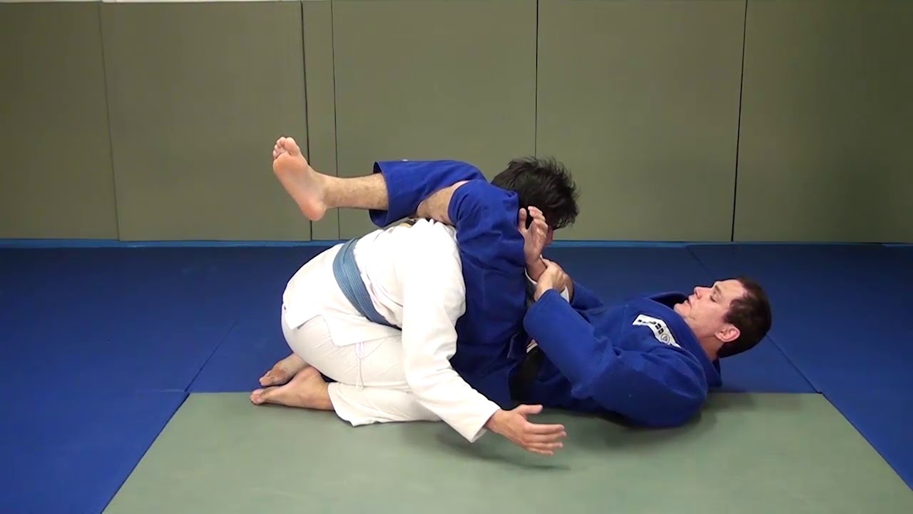 Roger Gracie ensina: triângulo, aula 2!