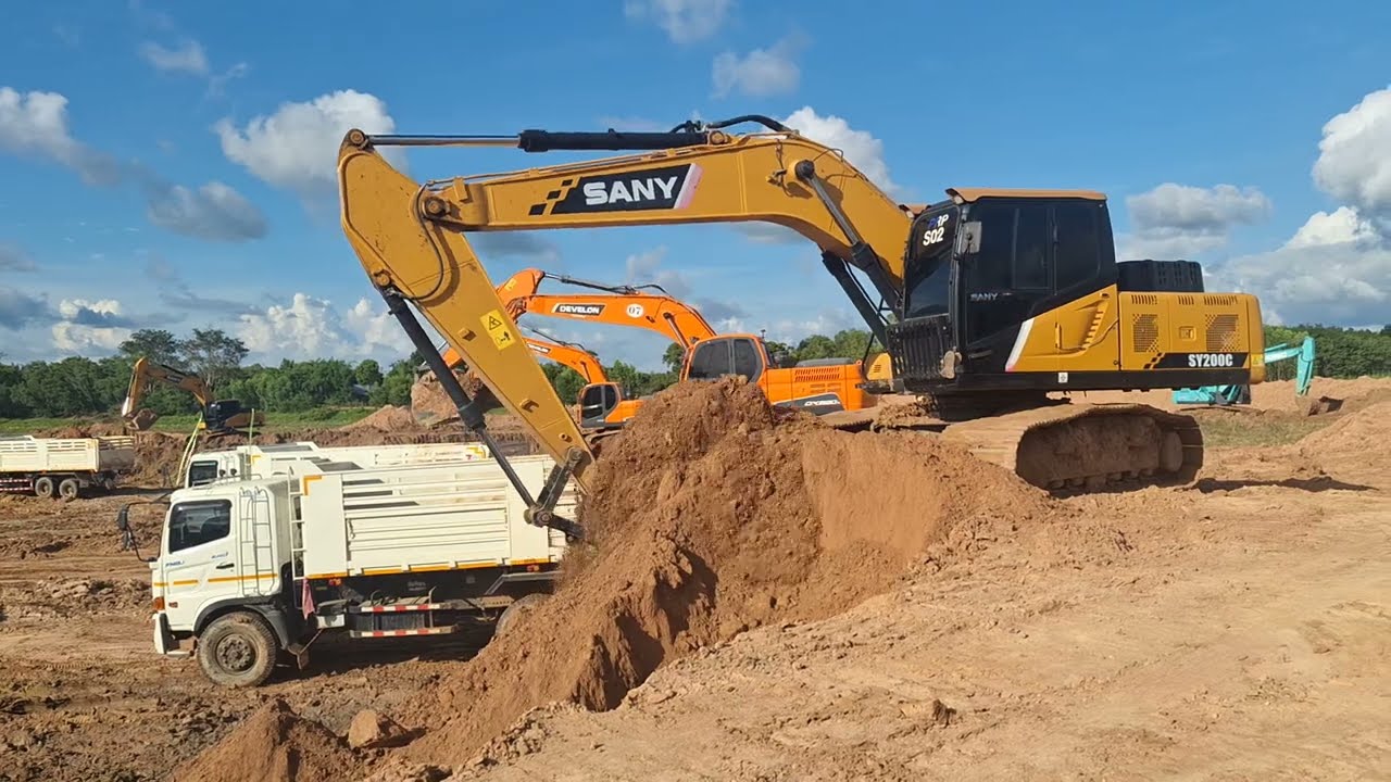 ห้ารถขุดร่วมด้วยช่วยกัน Sany Kobelco  Develon งานขุดลอกอ่างดั้ม Fuso Victor 500 ตั้งรับ excavator
