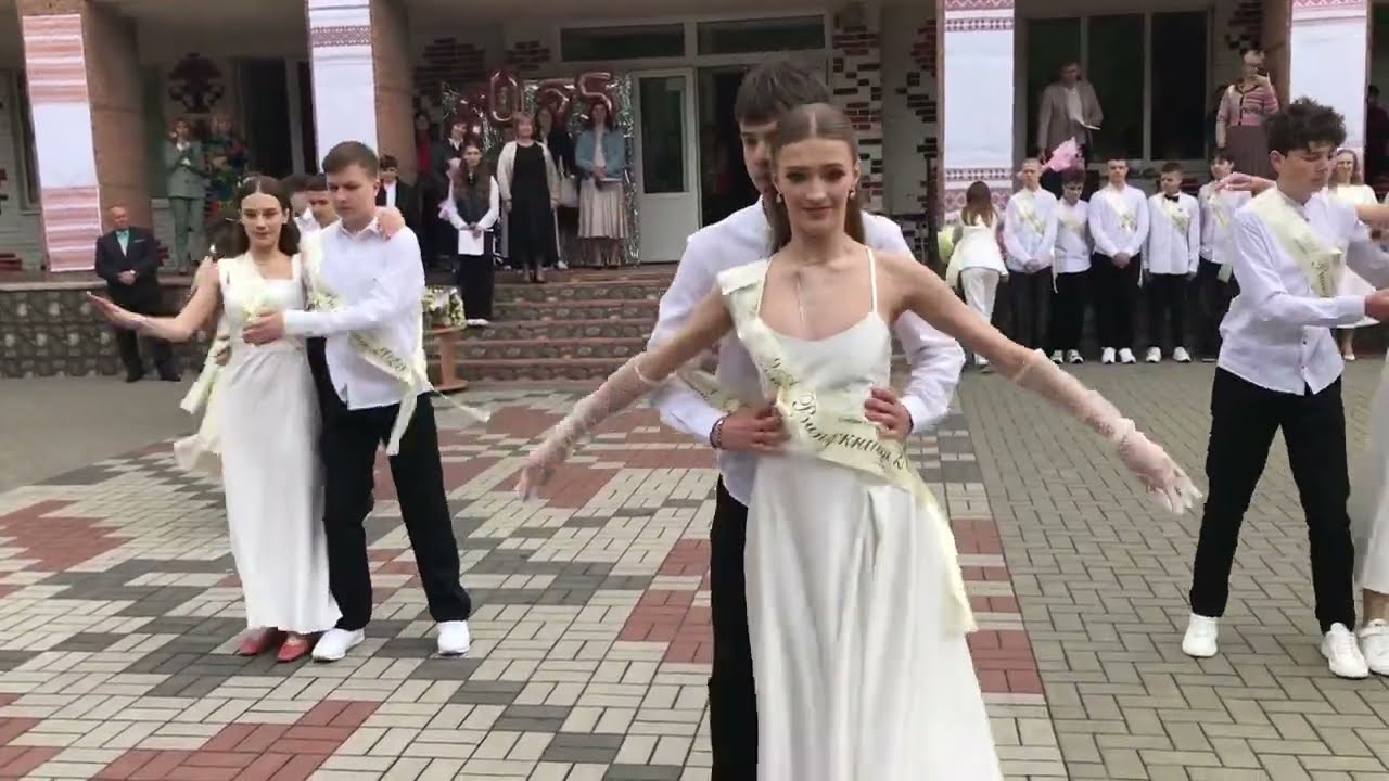 Вальс випускників 2025