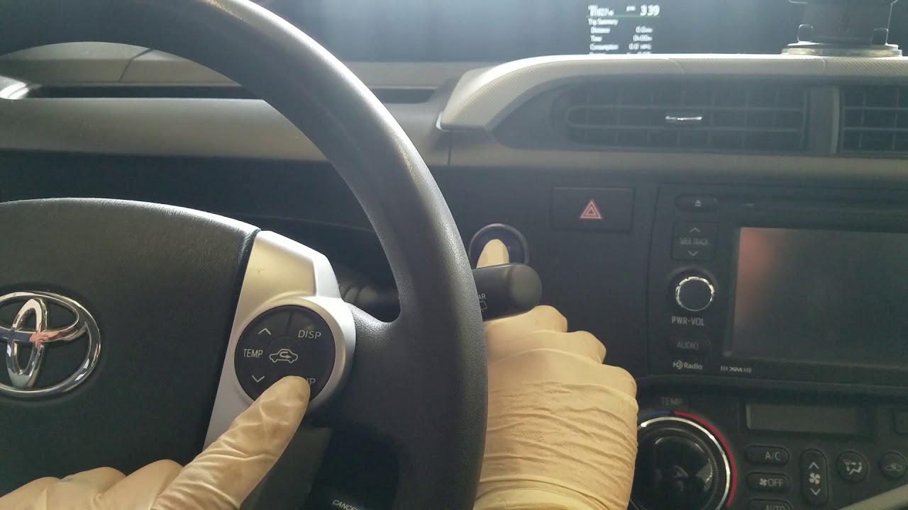 Toyota Prius C 2012–2019 гг.: сброс индикатора технического обслуживания / запуск кнопкой и ключом