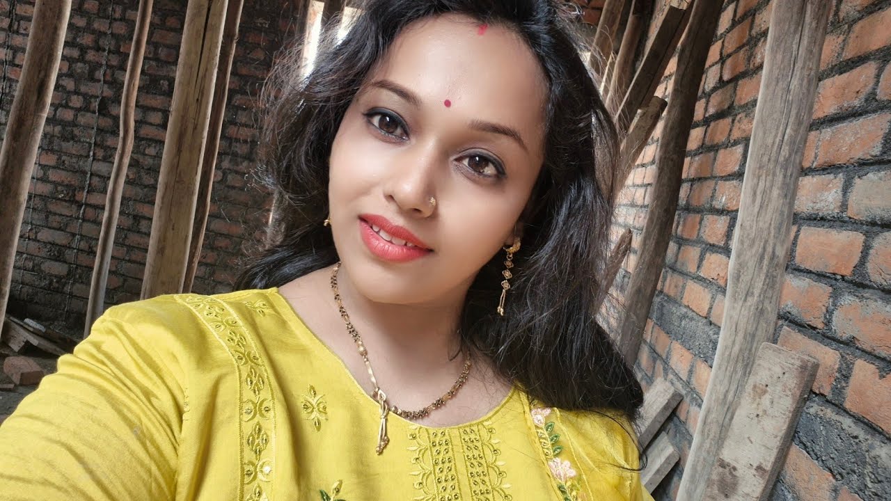 मराठमोळी अन्विक्षा  is live good morning