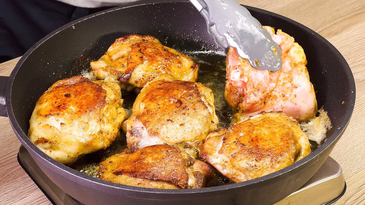 Он такой вкусный, что готовлю его почти каждый день! Ужин из куриных бедрышек на сковороде