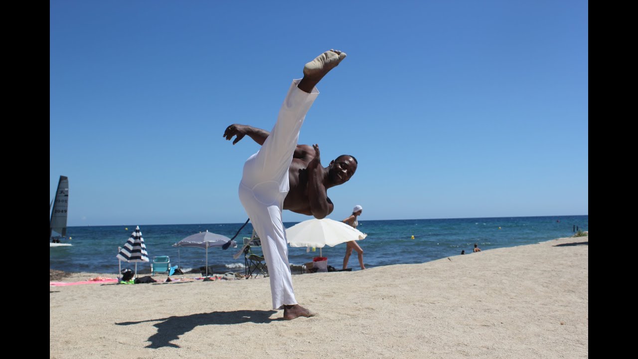 PEPEU CAPOEIRA 2016 NA LINDA PRAIA DE SALOU ESPANHA