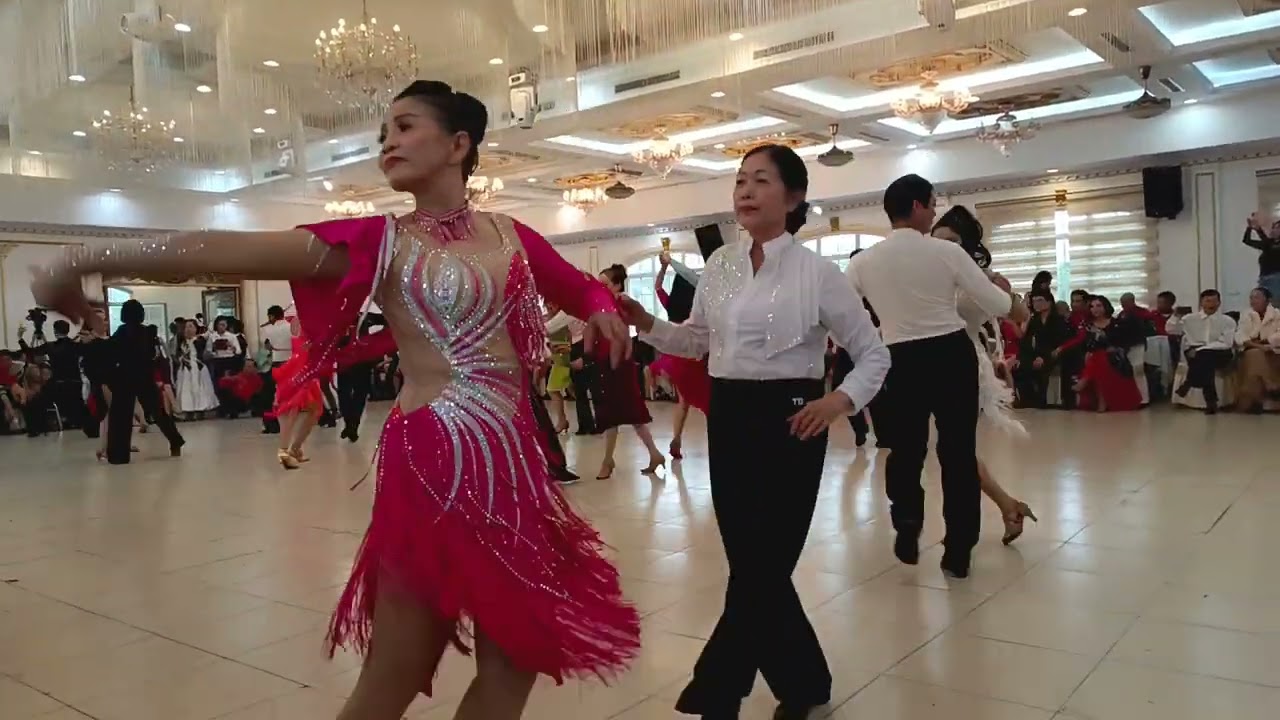 Vũ điệu Rum ba - Cha Cha Cha - Hoa Phượng+ Thúy Hoà - CLB kV Happy Bắc BLinh 