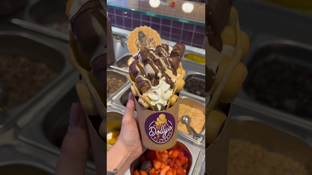 Making a Bubble Waffle #dollysdesserts