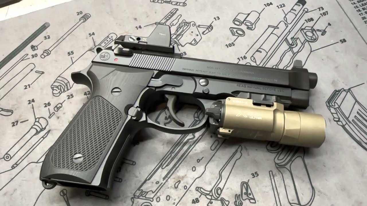 Beretta 92A1 в комплекте для ношения