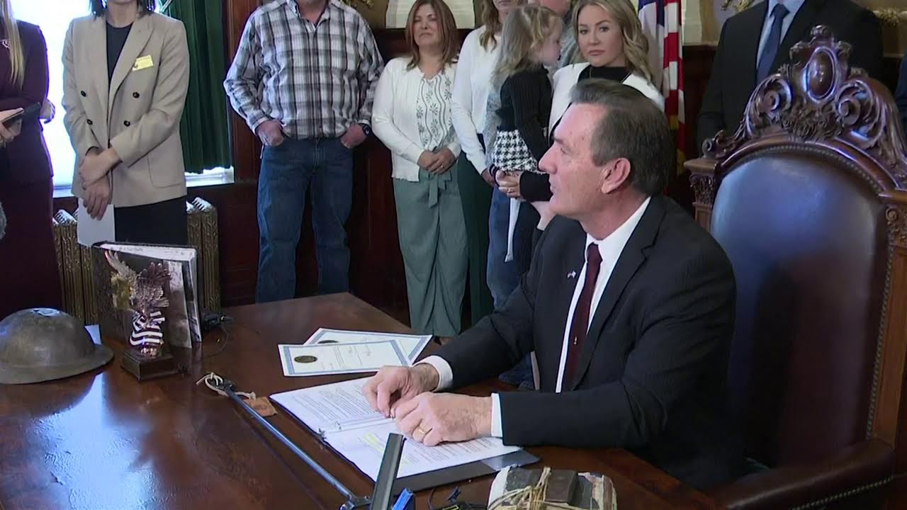 Governor Larry Rhoden Takes Oath of Office