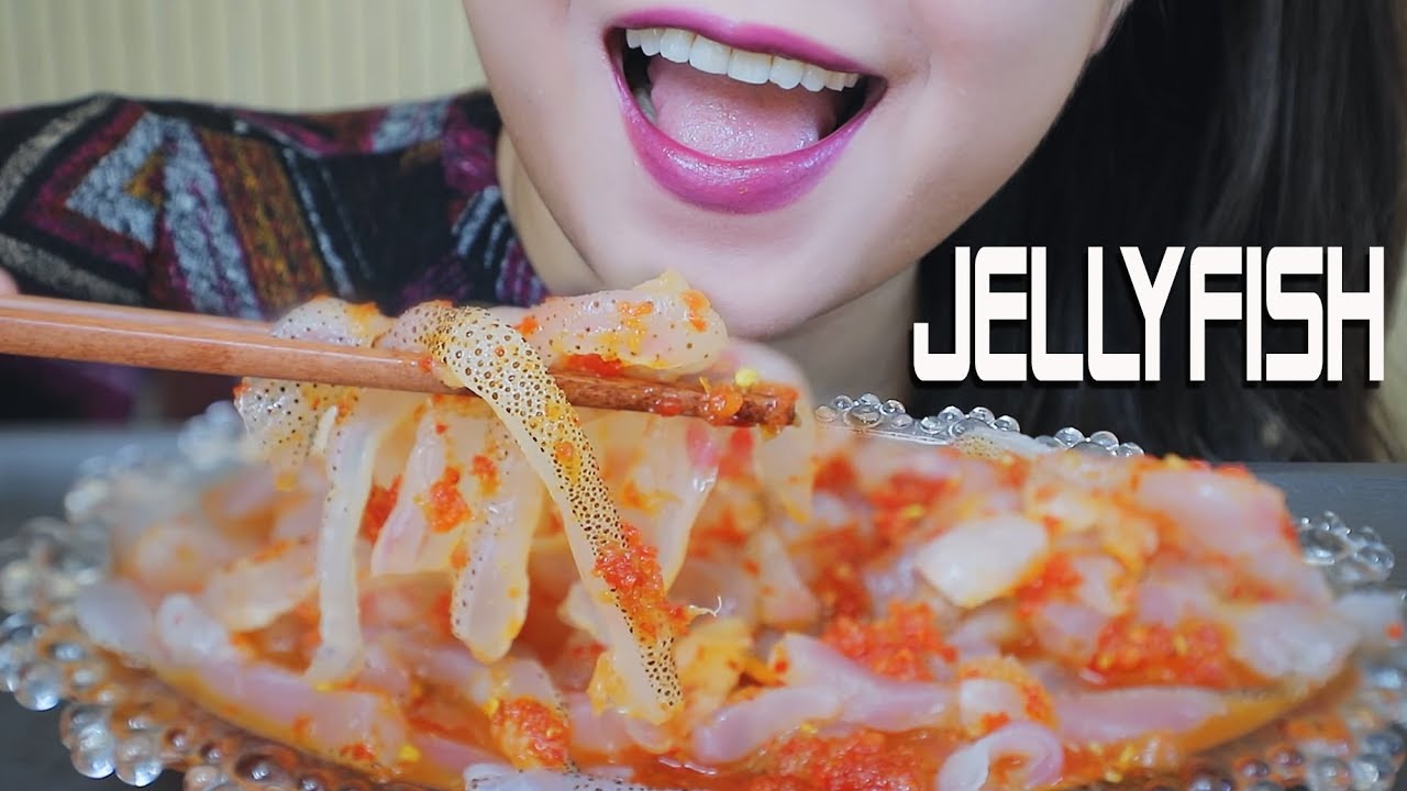 ASMR JELLYFISH WITH NHA TRANG SPICY FISH SAUCE , CRUNCHY EATING SOUNDS | LINH-ASMR