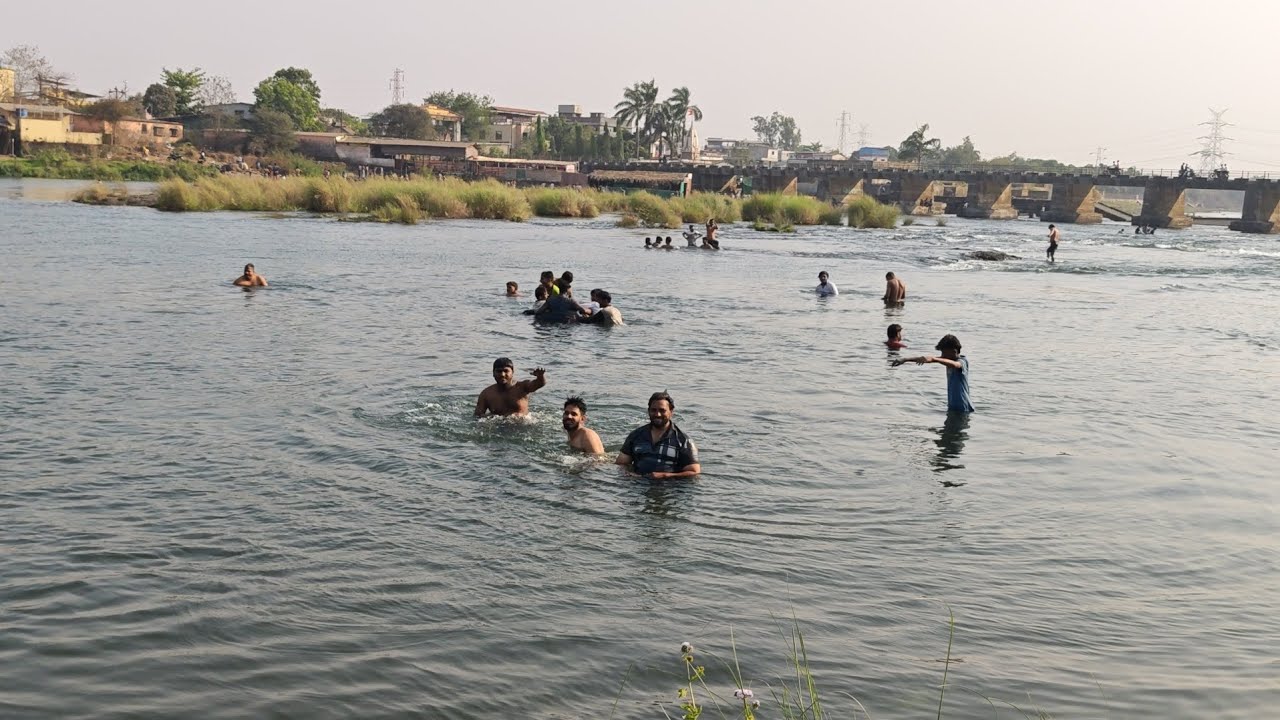 🏊दोस्तों के संग ठंडे ठंडे पानी में नहाने का मजा 🤗@Bhupendrasaini9406#valog