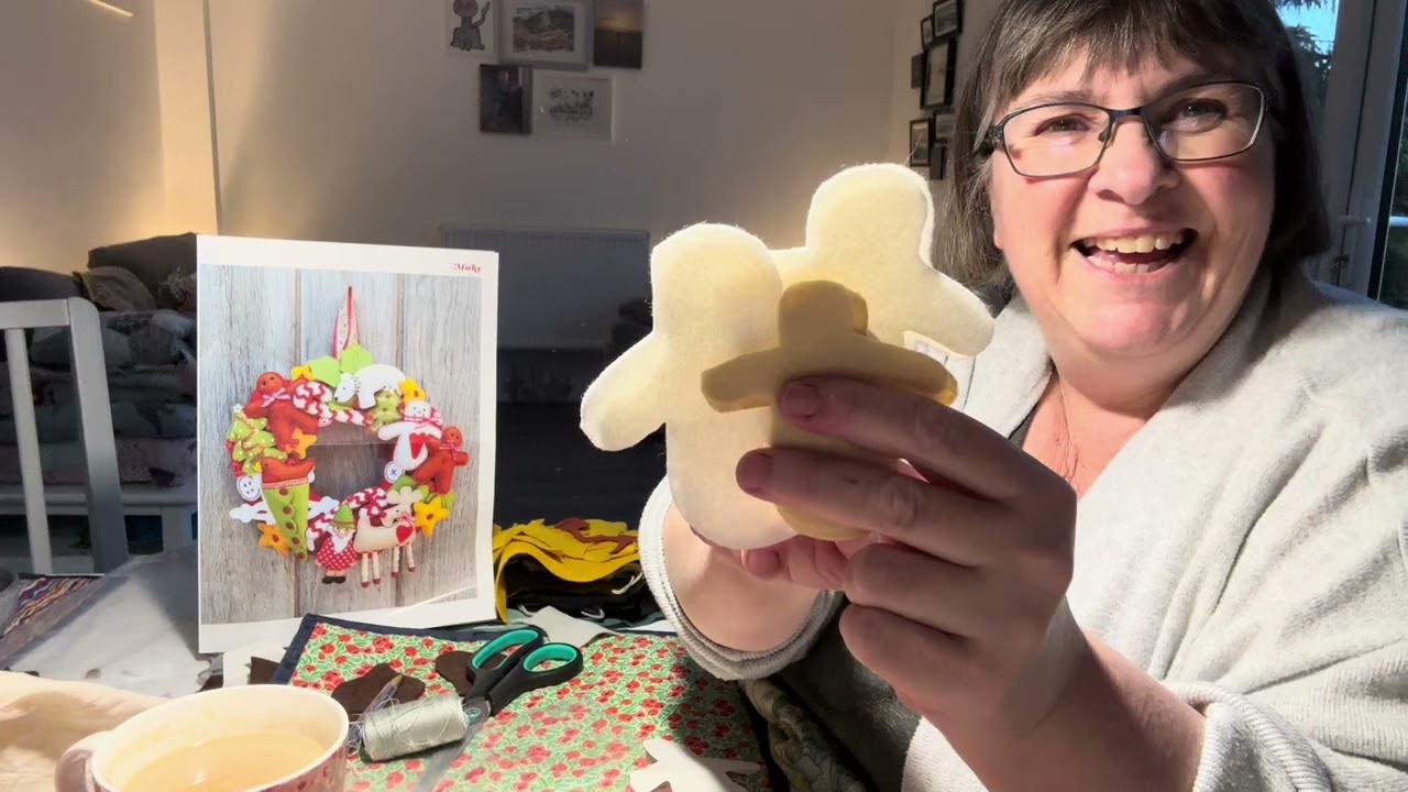 Felt Friends - Early Start for Christmas ! Felt Wreath and Decorations. 