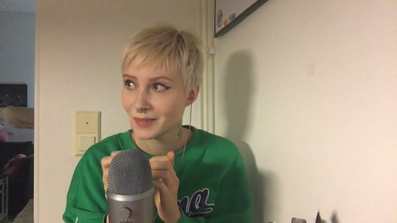 ASMR SUOMI - Naputtelua kynsillä (eri esineitä) & kuulumisia! 🥰