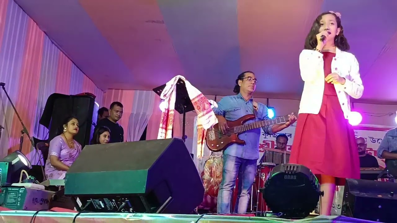 ৰাইজৰ তালে তালে নামেনো গীতাঞ্জলি # চুলিয়া চুলি কাৰ লাগে # ঘোষিকা সাগৰিকা গোস্বামী