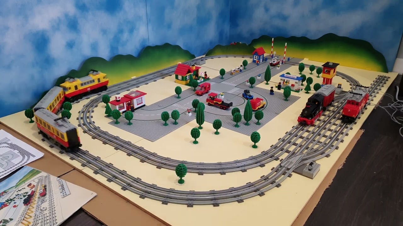 LEGO 12v Trains - 1980's LEGO 7777 - Mini Layout