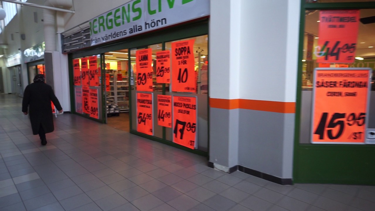 Sweden, Stockholm, short walk in Brandbergen Centrum